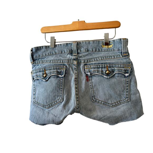 Vintage Levi’s 504 cut off Light Wash denim jean shorts - Picture 3 of 6
